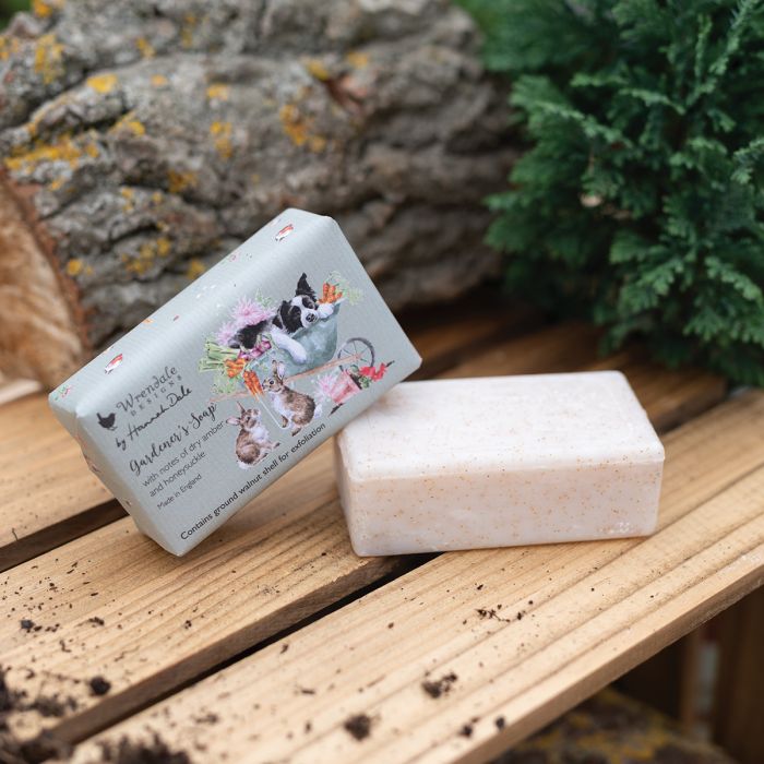Dry Amber & Honeysuckle Gardeners Soap