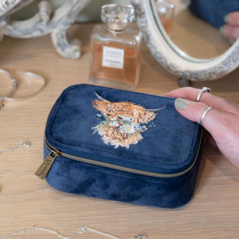 ‘Daisy Coo’ Highland Cow Accessory Case