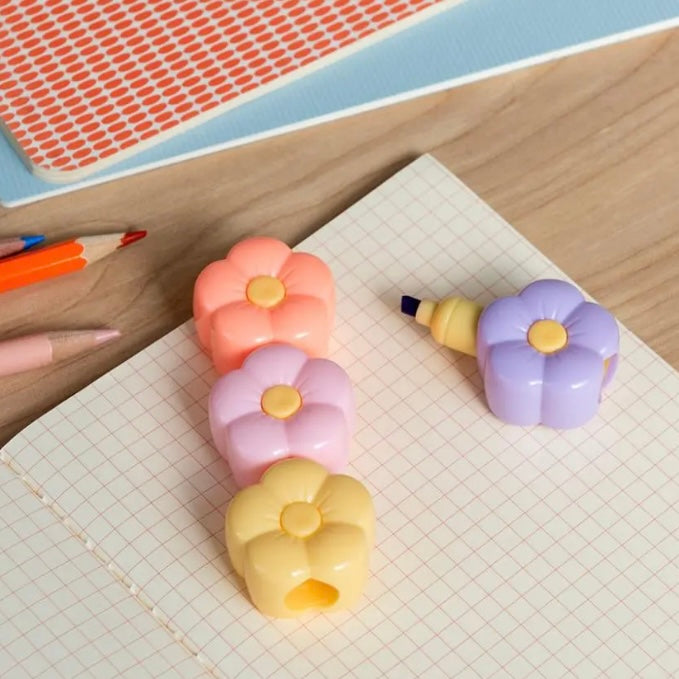 Stackable Flower Power Highlighter Pen Set