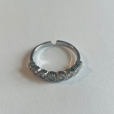 Line Of Diamond Circles Silver Ring